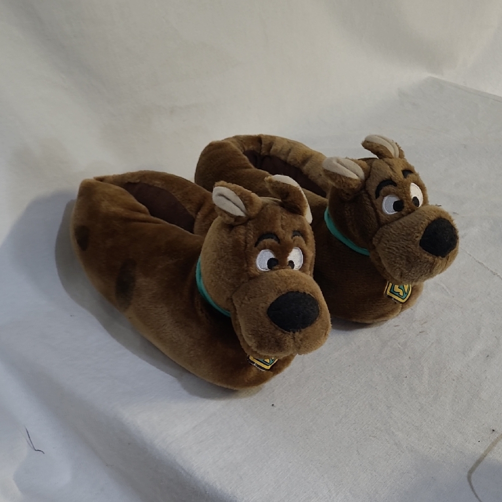 Vintage Scooby-Doo Slippers Dash Fluffy And Cozy.